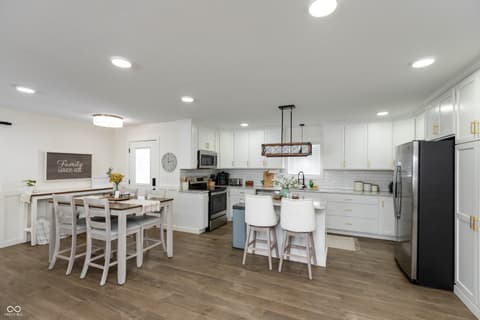 Photo of 1716 Bell Ford Drive W, Seymour, IN