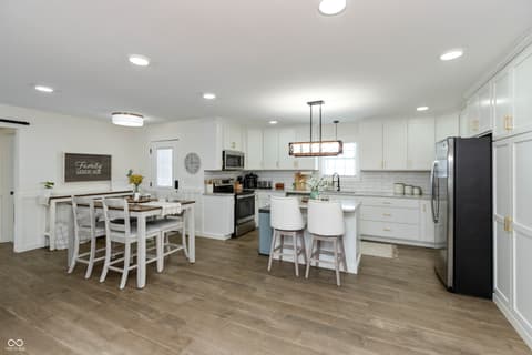Photo of 1716 Bell Ford Drive W, Seymour, IN