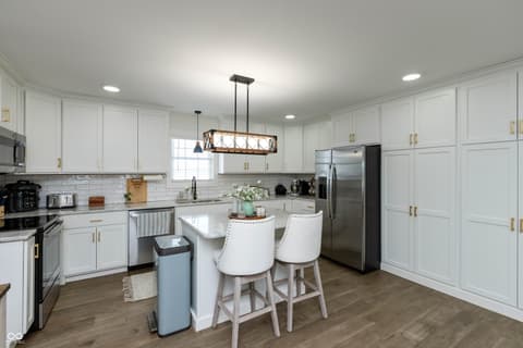 Photo of 1716 Bell Ford Drive W, Seymour, IN