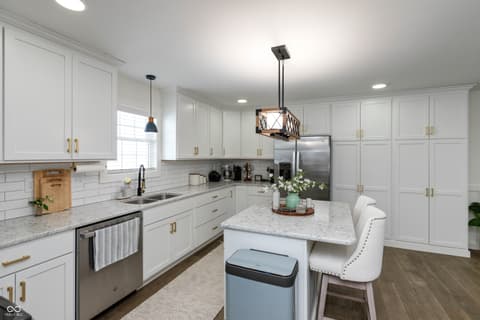 Photo of 1716 Bell Ford Drive W, Seymour, IN