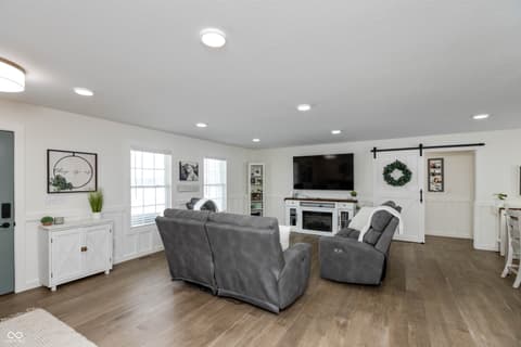 Photo of 1716 Bell Ford Drive W, Seymour, IN