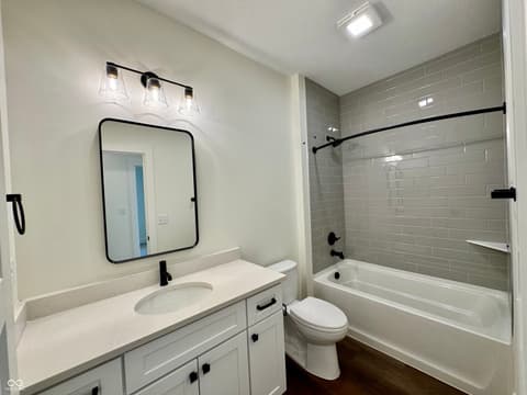 Primary bathroom at 9867 Bucklebury Lane, Carmel, IN