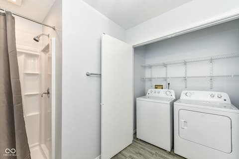 Laundry room at 382 Pinedale Drive, Avon, IN