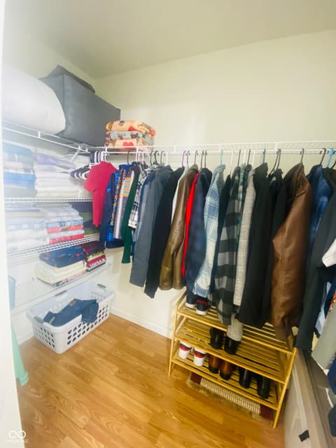 Walk In Closets — 922 Beal Way, Indianapolis, IN