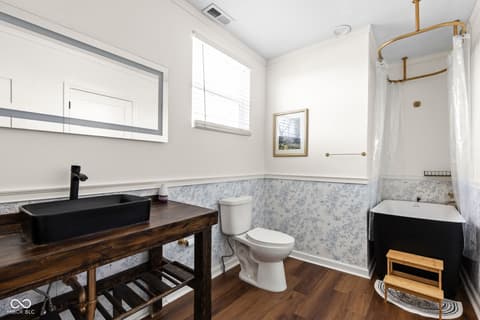 Photo of 916 N Tacoma Avenue, Indianapolis, IN