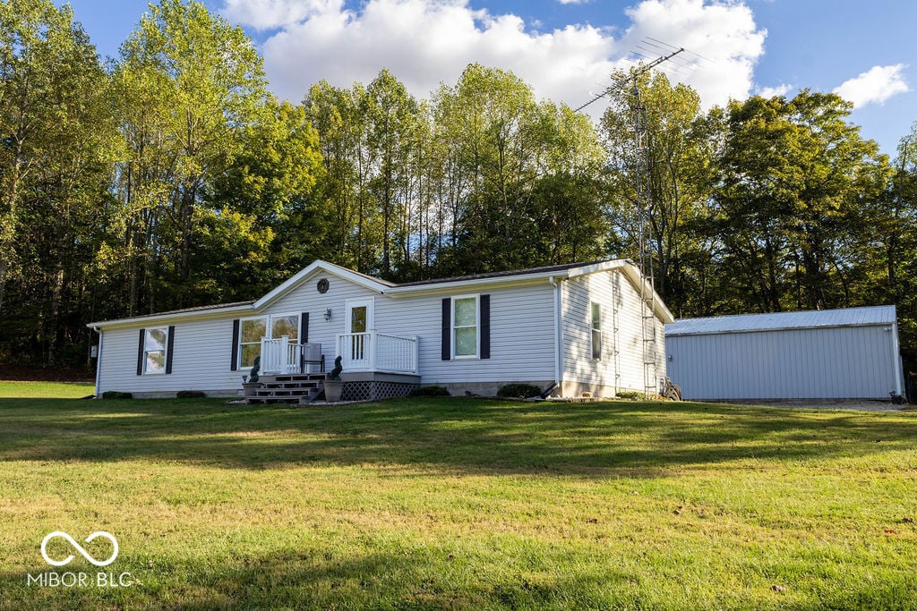 Photo of 605 S County Road 350 East, Connersville, IN