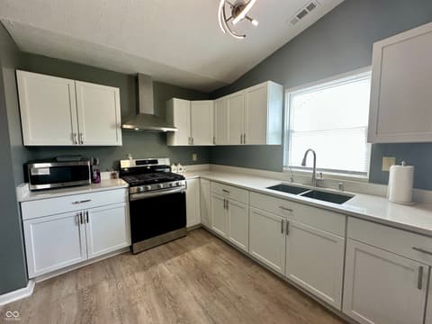 Photo of 8436 Captain Drive, Avon, IN