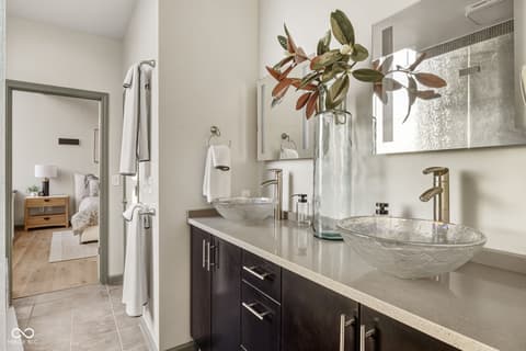 Walk In Closets — 630 N College Avenue, Indianapolis, IN