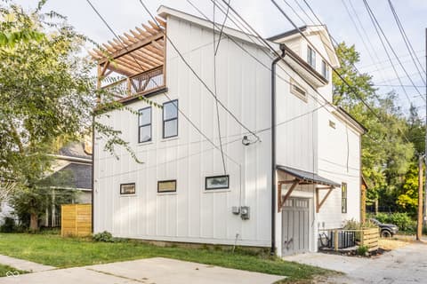 Photo of 143 W 33rd Street, Indianapolis, IN