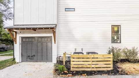 Photo of 143 W 33rd Street, Indianapolis, IN