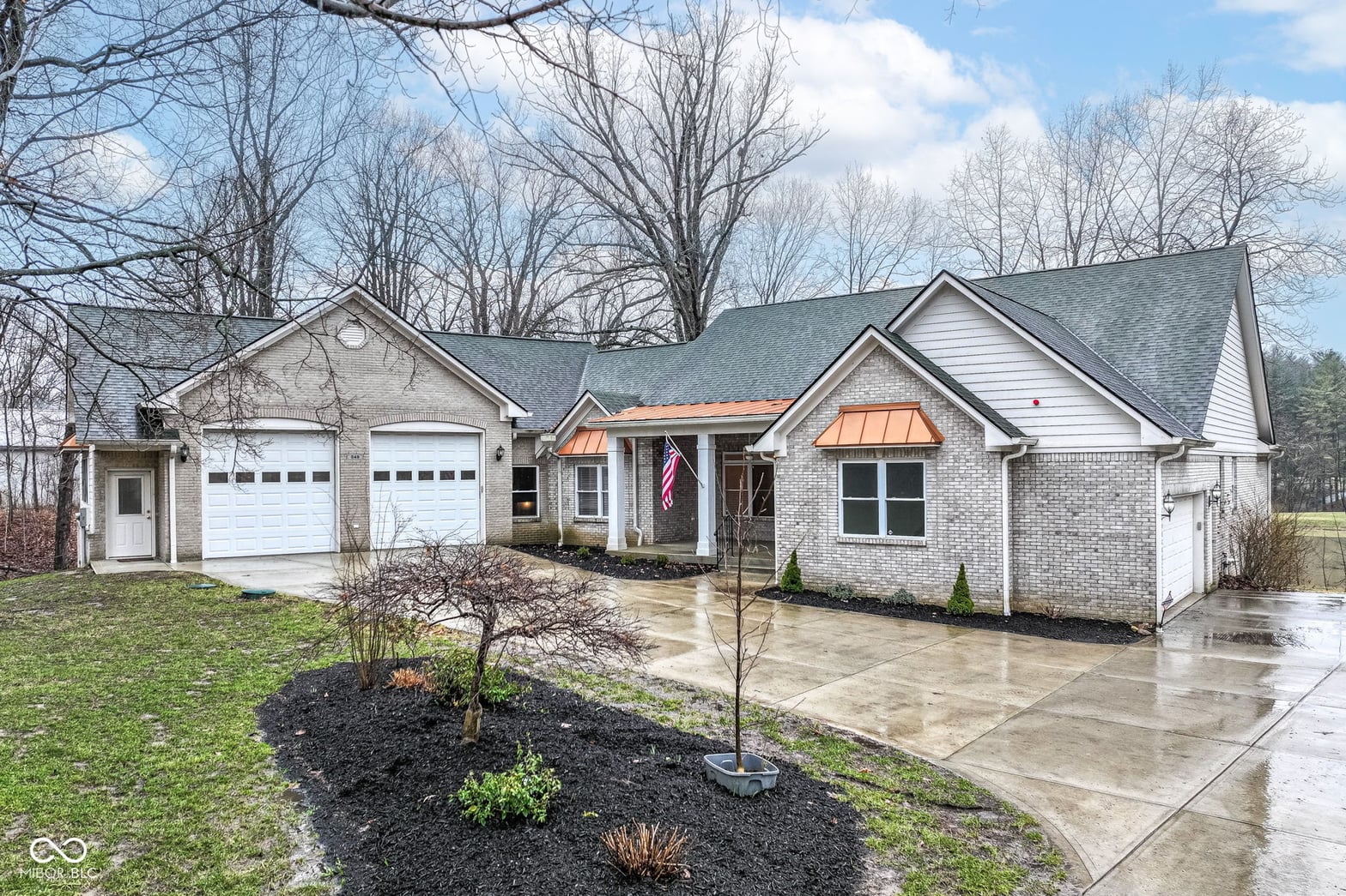 Photo of 249 E Woodfield Lane, Mooresville, IN