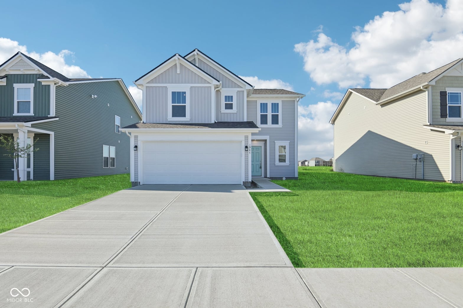 Front exterior at 1947 White Oak Lane, Shelbyville, IN