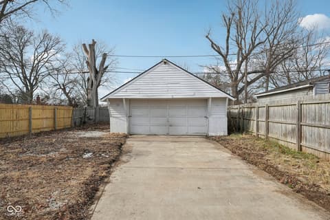 Garage at 3020 S Mooresville Road, Indianapolis, IN