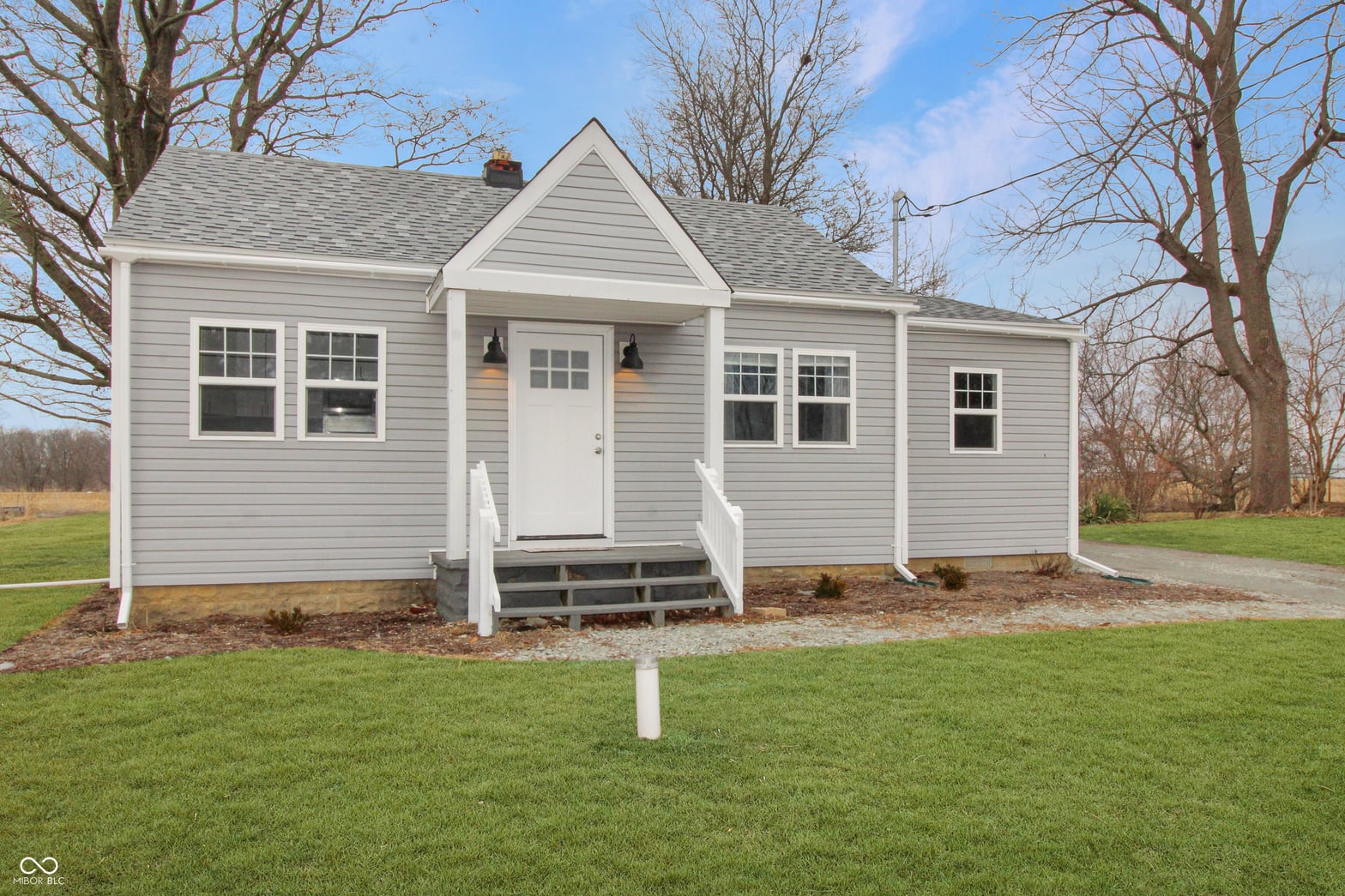 Front exterior at 8290 E Us Highway 40, Greenfield, IN