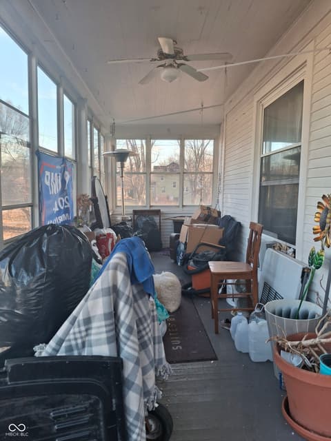 Bonus room at 102 N Warren Street, West Lebanon, IN