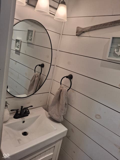 Bathroom at 102 N Warren Street, West Lebanon, IN