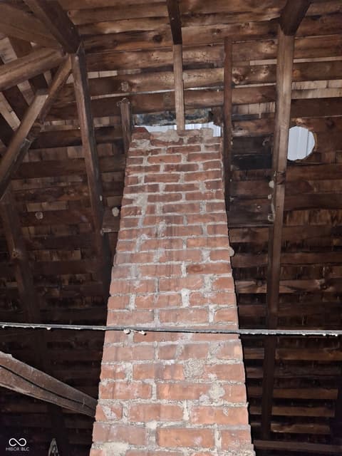 Attic — 102 N Warren Street, West Lebanon, IN