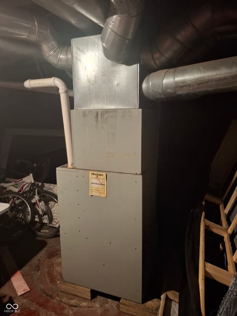 Utility Room — 102 N Warren Street, West Lebanon, IN