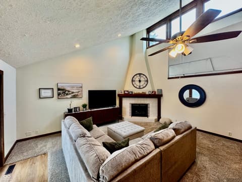 Photo of 560 Sir Lancelot Drive, Seymour, IN