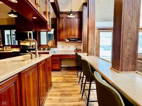 Photo of 560 Sir Lancelot Drive, Seymour, IN