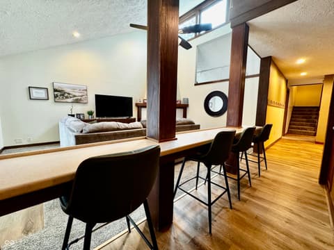 Photo of 560 Sir Lancelot Drive, Seymour, IN