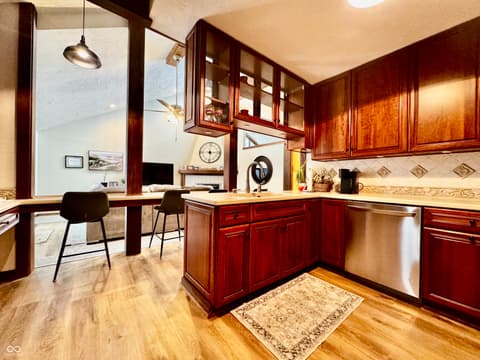 Photo of 560 Sir Lancelot Drive, Seymour, IN