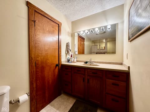 Photo of 560 Sir Lancelot Drive, Seymour, IN