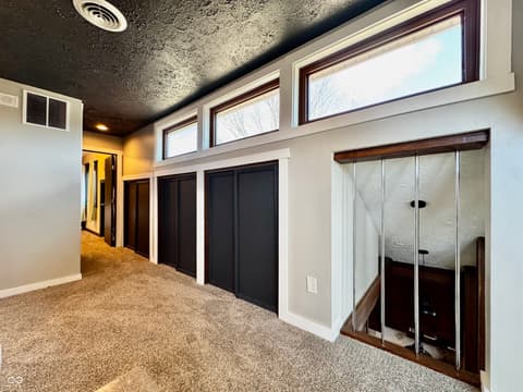 Photo of 560 Sir Lancelot Drive, Seymour, IN