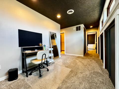 Photo of 560 Sir Lancelot Drive, Seymour, IN