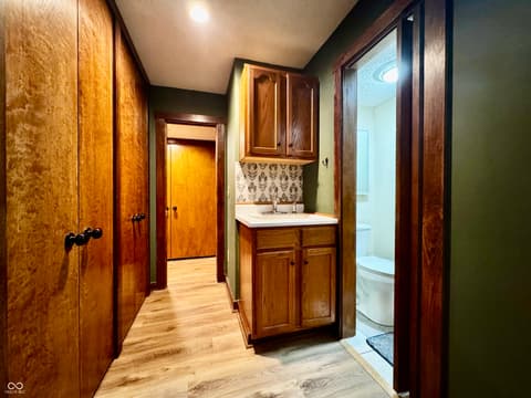 Photo of 560 Sir Lancelot Drive, Seymour, IN