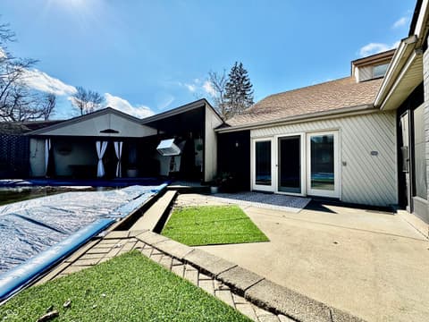 Photo of 560 Sir Lancelot Drive, Seymour, IN