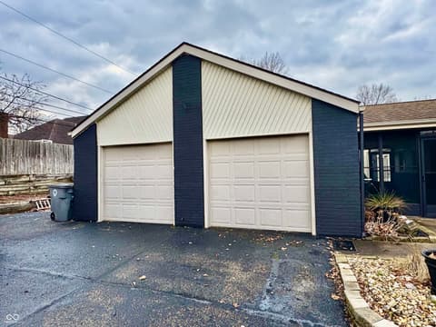 Photo of 560 Sir Lancelot Drive, Seymour, IN