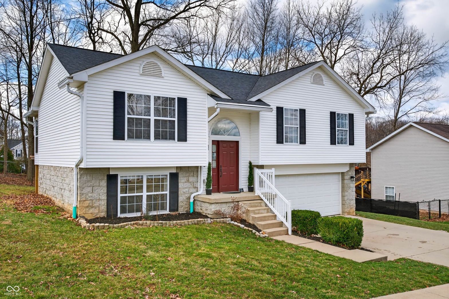 Front exterior at 638 E Ironsides Drive, Ellettsville, IN