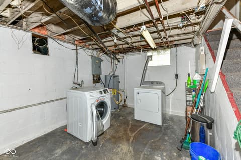 Photo of 621 Kessler Boulevard East Drive, Indianapolis, IN