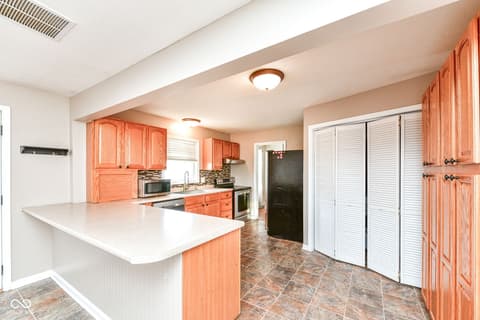 Photo of 529 Maple Lane, Brownsburg, IN