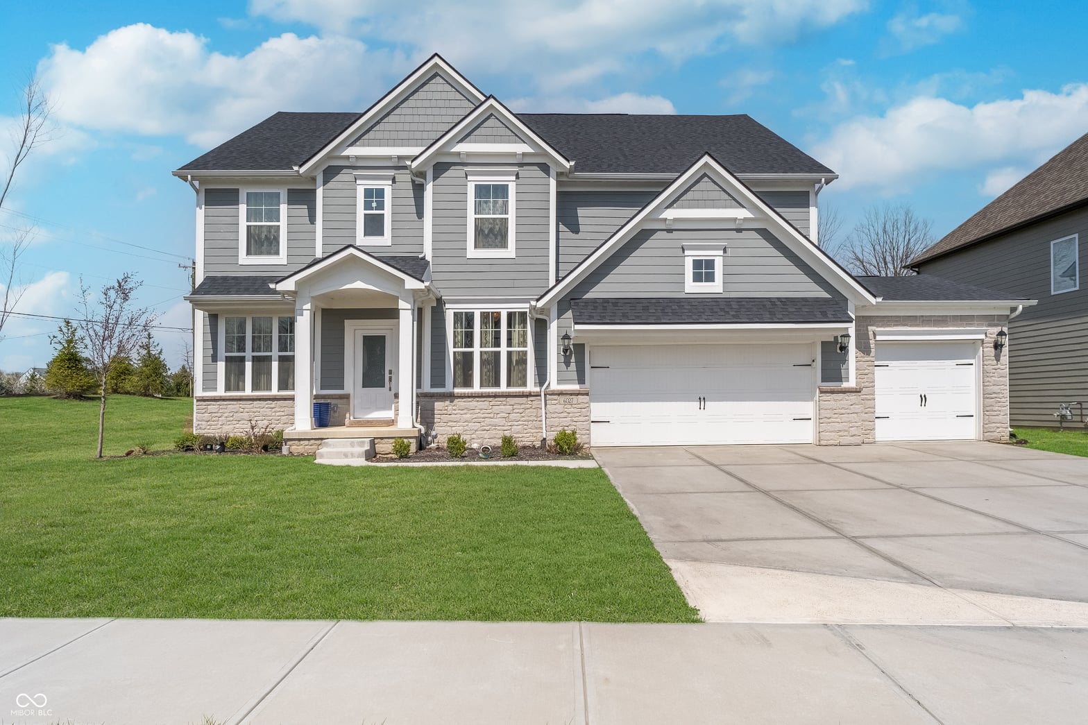 Front exterior at 6027 Brentwood Trace, Brownsburg, IN