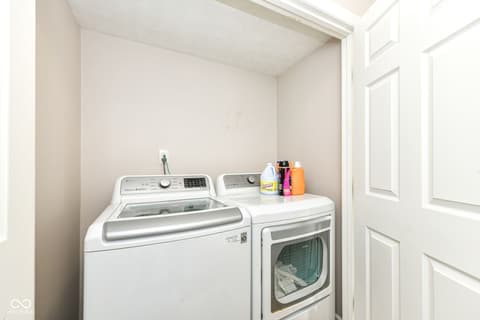 Photo of 10626 E Creekside Woods Drive, Indianapolis, IN