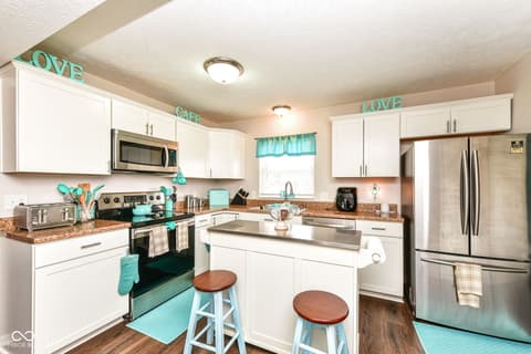 Photo of 10626 E Creekside Woods Drive, Indianapolis, IN