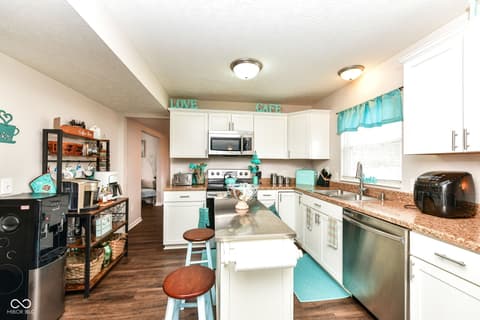 Photo of 10626 E Creekside Woods Drive, Indianapolis, IN