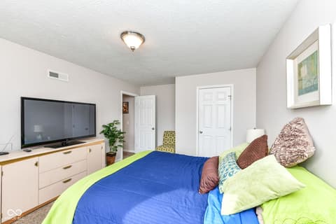 Photo of 10626 E Creekside Woods Drive, Indianapolis, IN