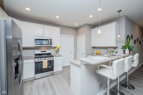 Photo of 1565 Sadler Way, Avon, IN