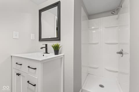 Photo of 111 W Southern Avenue, Indianapolis, IN