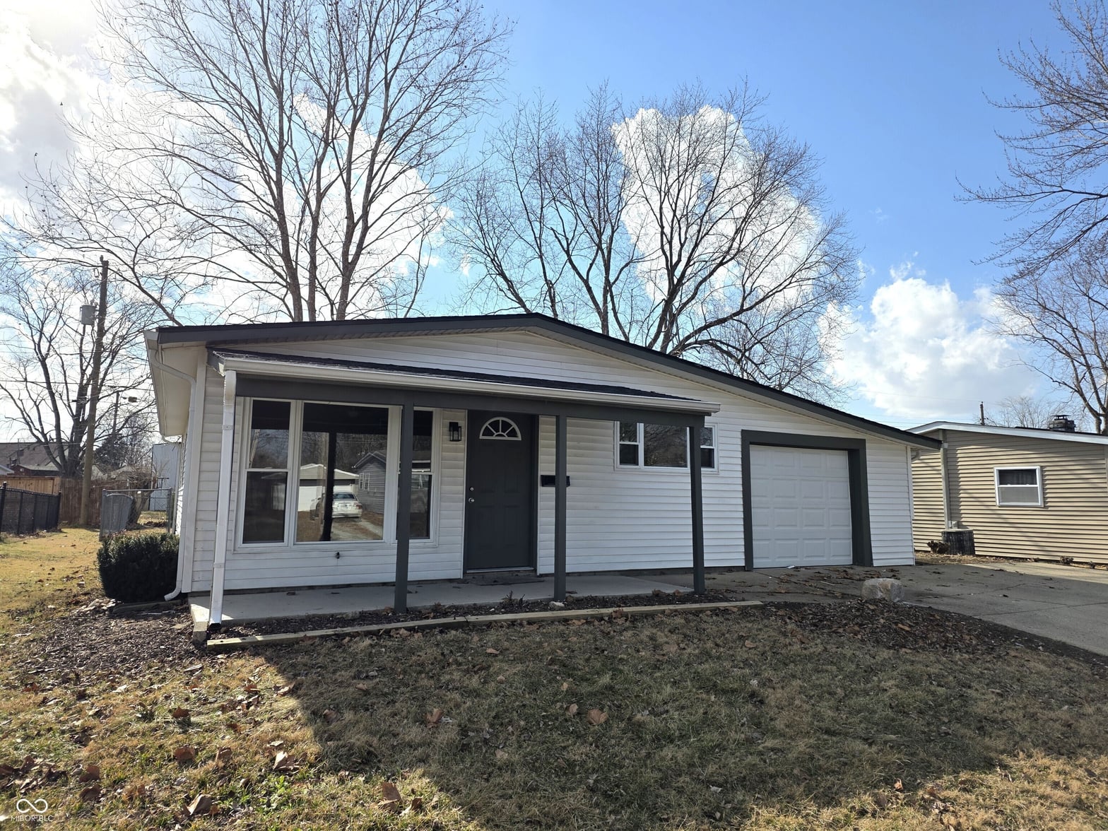 Photo of 729 Berkeley Drive, Shelbyville, IN