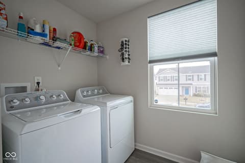 Laundry room at 874 Black Rock Circle, Lebanon, IN