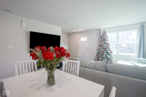 Dining room at 874 Black Rock Circle, Lebanon, IN