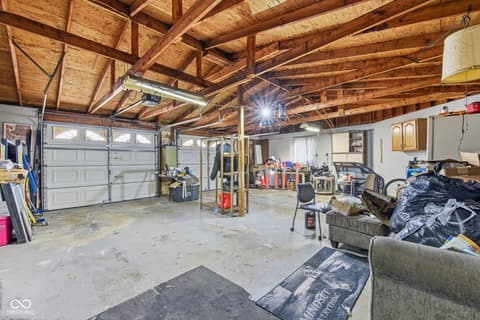 Garage at 153 Parkview Drive, Whiteland, IN