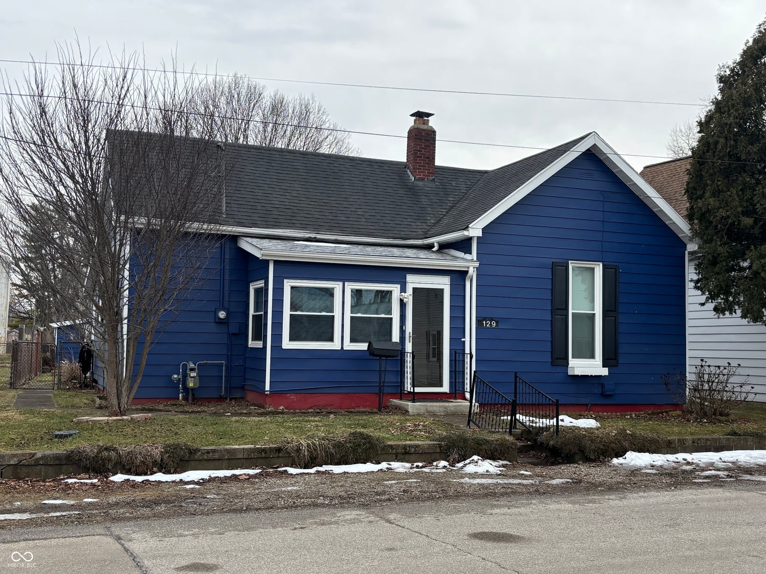 Photo of 129 W Carey Street, Knightstown, IN