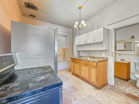 Photo of 302 S Holmes Avenue, Indianapolis, IN