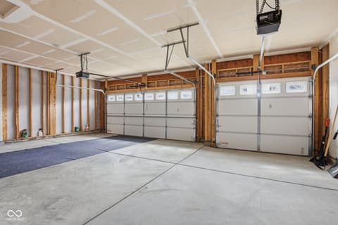 Garage at 4660 W Tradwell Drive, New Palestine, IN