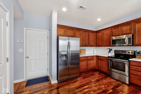 Photo of 5783 Blue Sky Drive, Whitestown, IN